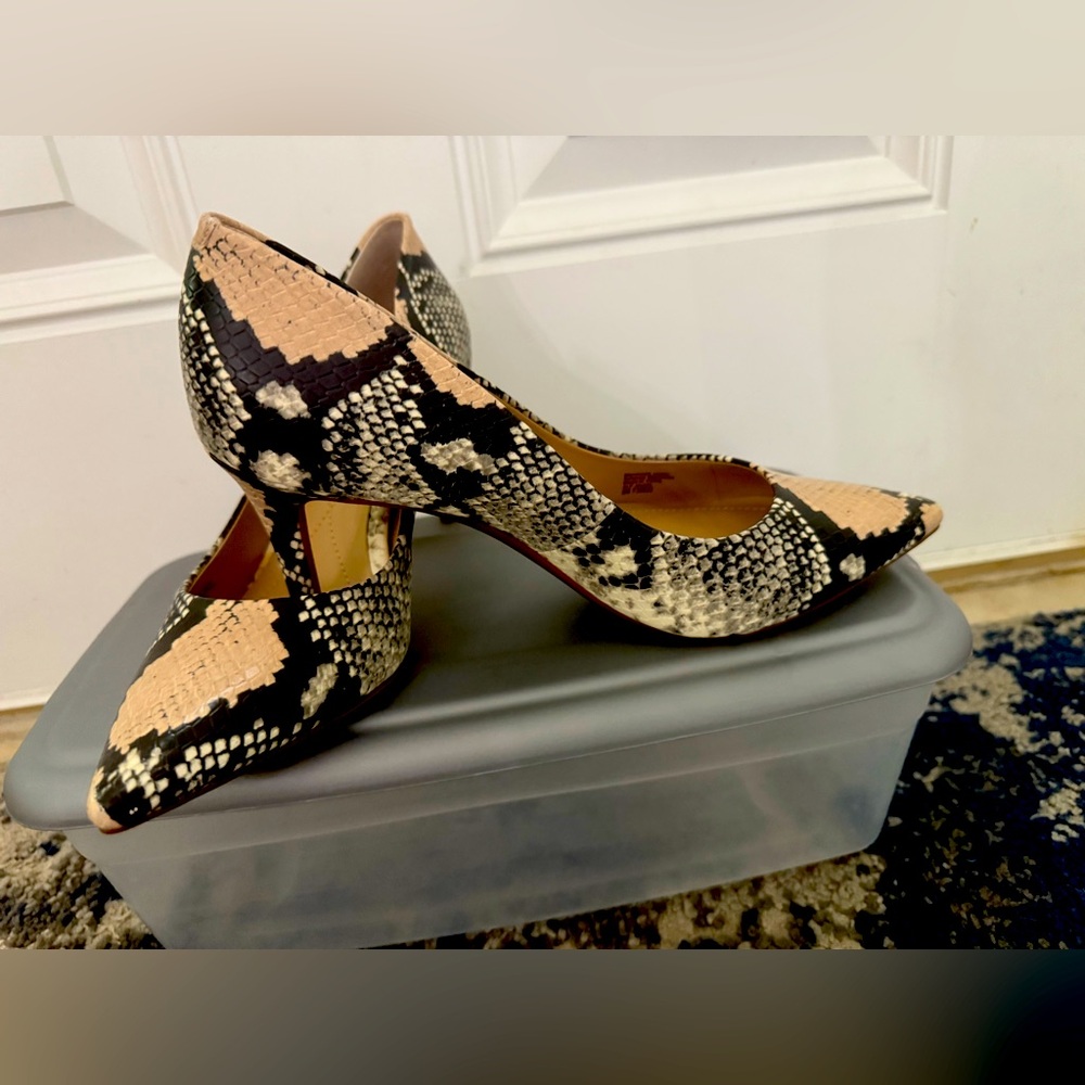 Snakeskin Patterned Women's Pumps
